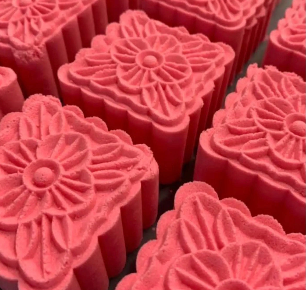 Poppy & Thyme Bath Bombs